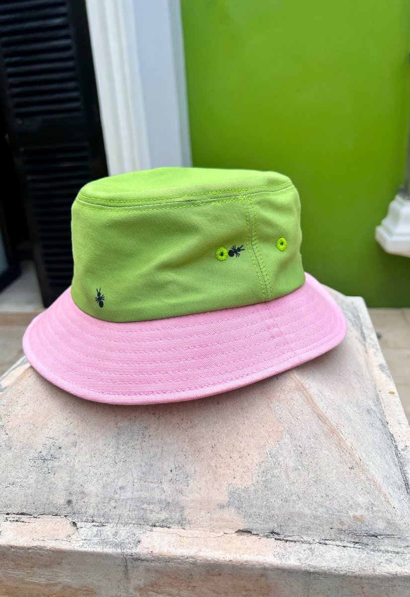 HO HOS HOLE IN THE WALL - "Ants on Your Hat" bucket hat ▲Green▼Pink colorway combo